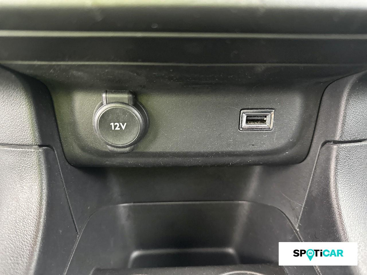Citroën C3 1.2 puretech 110ch s&s shine pack 121-122g — photo 17