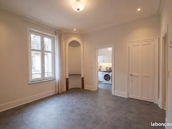 T2/T3 DE CHARME RÉNOVÉ - 47 m² - SECTEUR POINCARÉ - CUISINE NEUVE