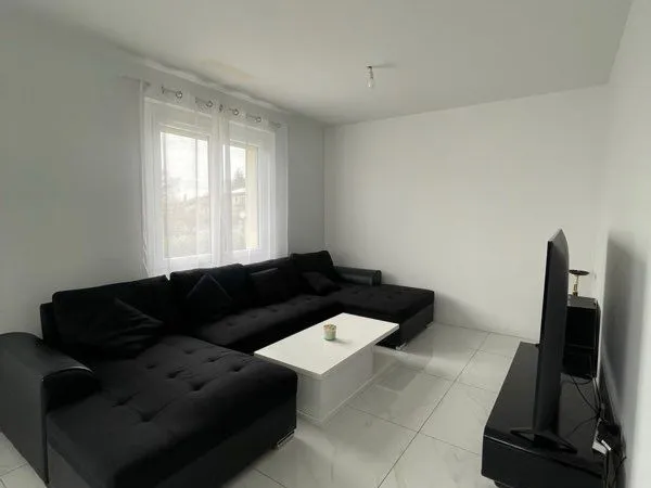 🏠 T4 entièrement rénové 81,90 m² - Terrasse + terrain 100 m² - Marennes
