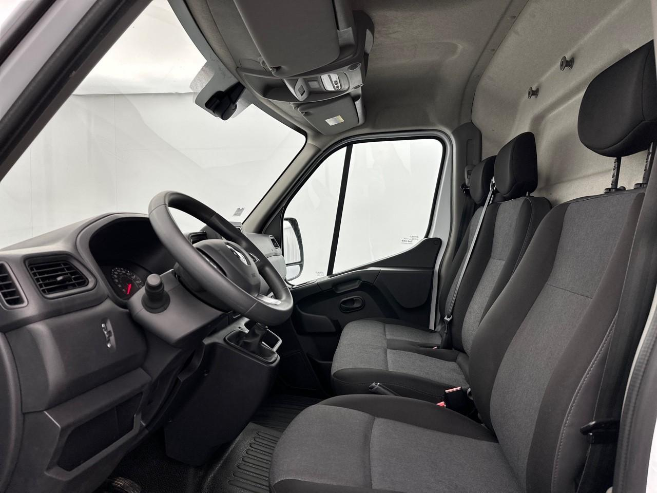 Renault Master fgn trac f3300 l2h2 blue dci 135 confort — photo 10