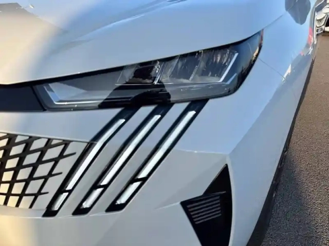 Peugeot 3008 hybrid 145 e-dcs6 — photo 56
