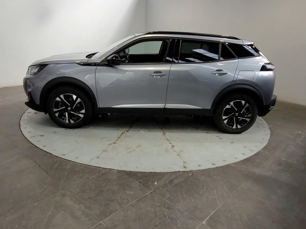 Peugeot 2008 electrique 136 ch allure — photo 2