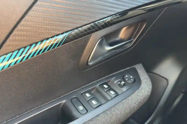 Peugeot 208 puretech 75 s&amp;s bvm5 — photo 49