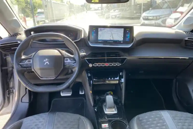 Peugeot 208 electrique 50 kwh 136ch — photo 13