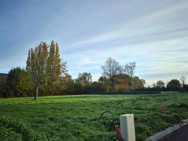 TERRAINS À BÂTIR VIABILISÉS DE 697 À 779 M²