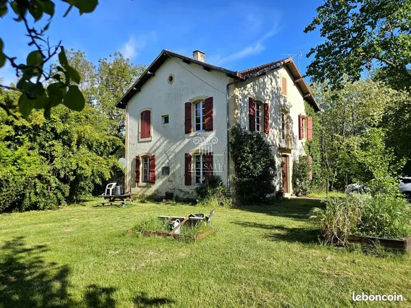Maison 7 pièces 220 m²