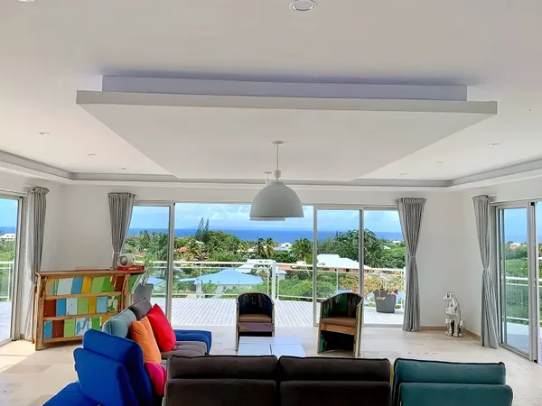 Maison 8 pièces 323 m²