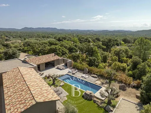 Villa 5 pièces 194 m²