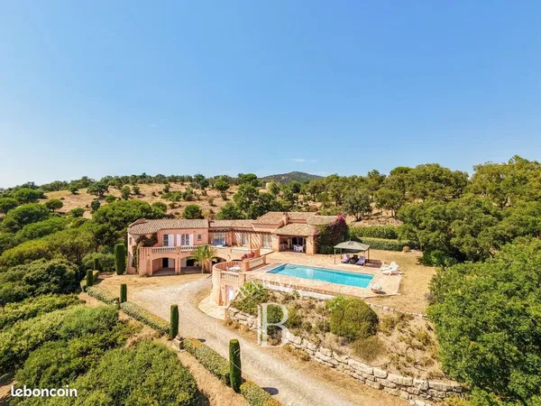 Propriété 5 pièces 188 m²