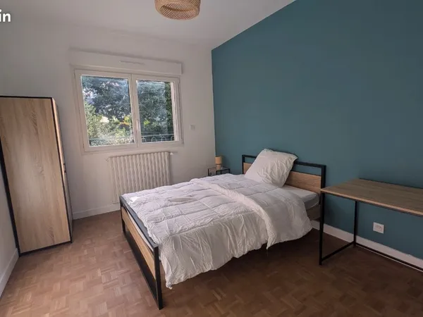 Une chambre disponible dans une colocation masculine à Bellevue