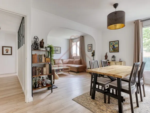Appartement 4/5 pièces proche ligne 14