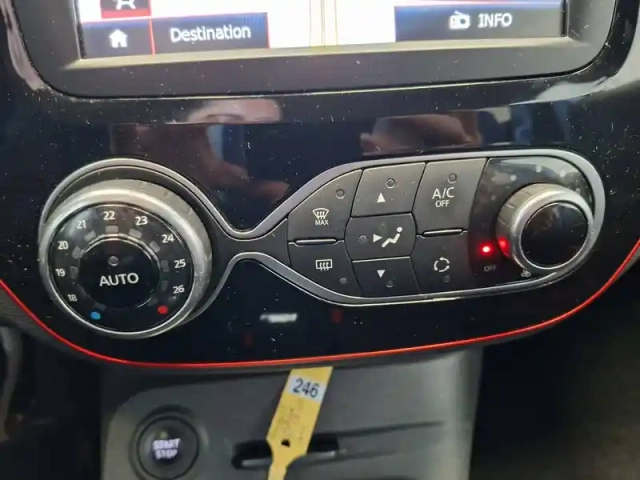 Renault Captur dci 90 — photo 27