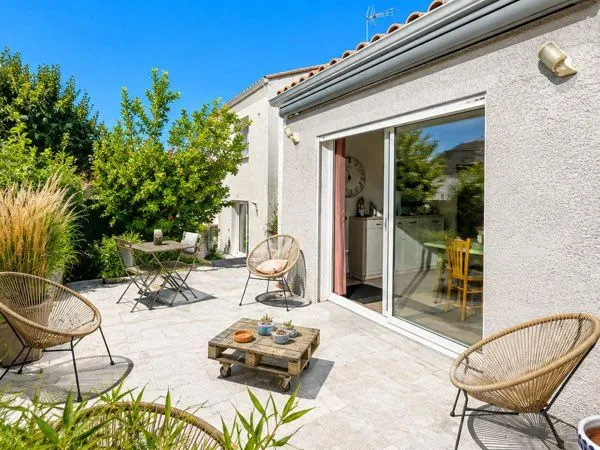 Villa familiale 3 chambres + bureau, terrasse 80 m², jardin 550 m², garage - Marseillan