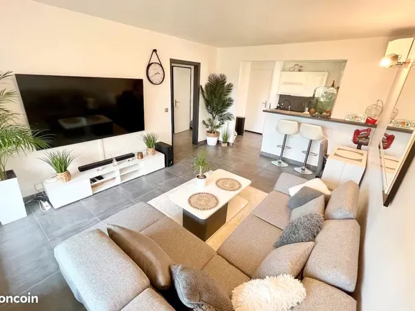 Appartement ETUDIANT 2 pièces Antibes - Septembre à Mai -
