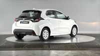 Toyota Yaris 116h Dynamic 5p MY22 — photo 5