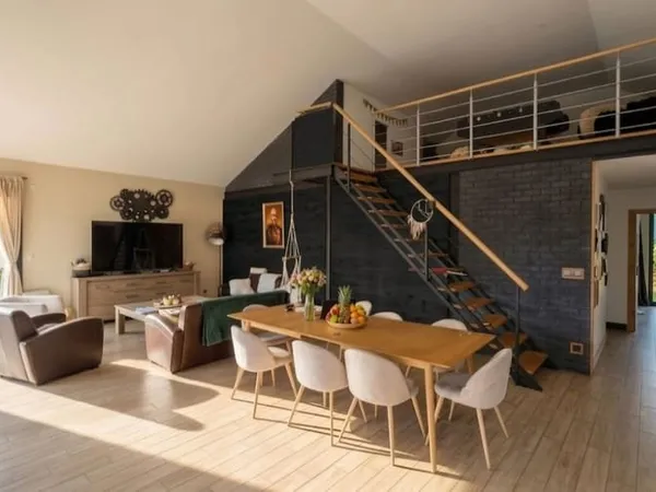 Maison 4 pièces 179 m²