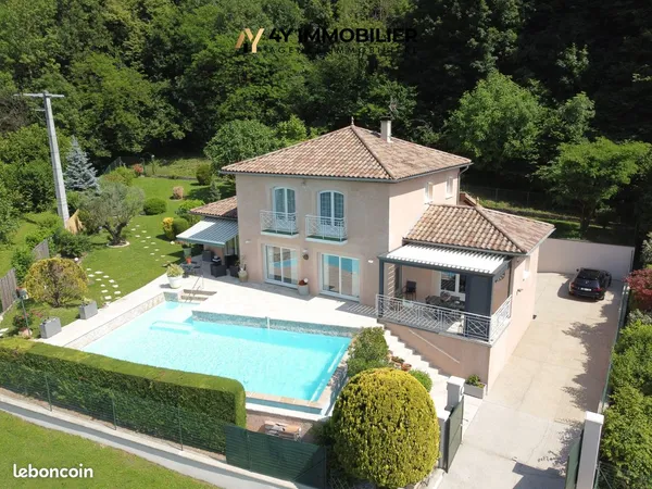 Villa 6 pièces 263 m²