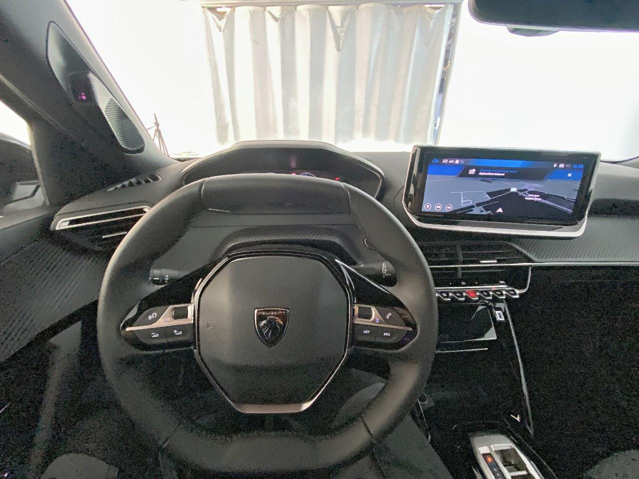 Peugeot 2008 hybrid 145 ch e-dcs6 allure — photo 12