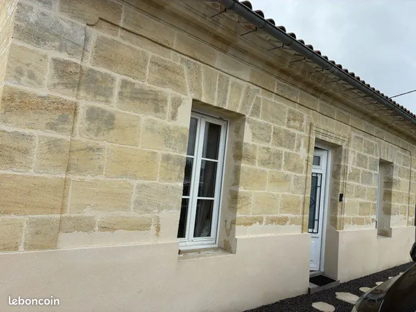 ✨ COUP DE CŒUR - MAISON CONTEMPORAINE ENTIÈREMENT RÉNOVÉE DE 117 M² AVEC JARDIN SANS VIS-À-VIS Un bi