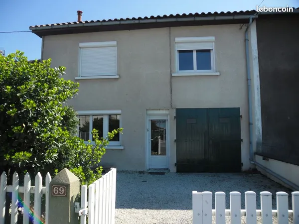 Maison à louer centre Roumazières