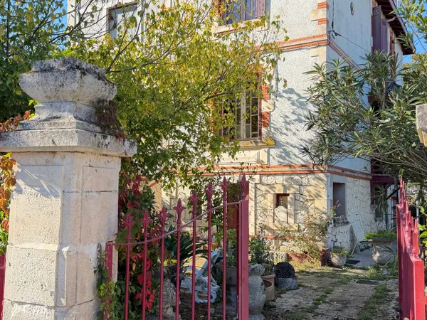 Maison 6 pièces 216 m²