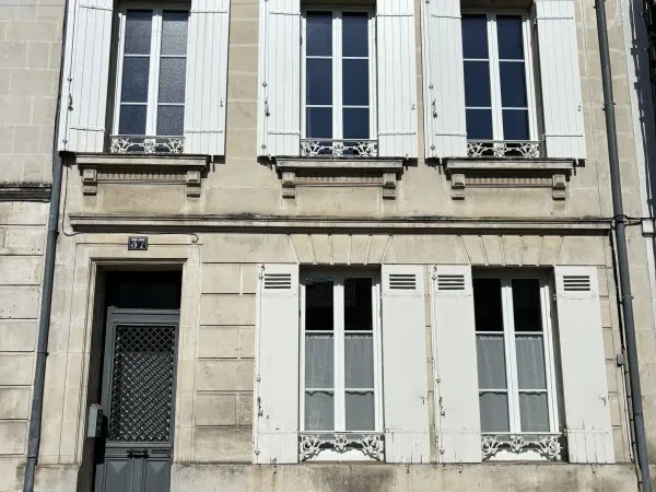 Vends maison 103m² Saintes avec garage proche gare et commerces
