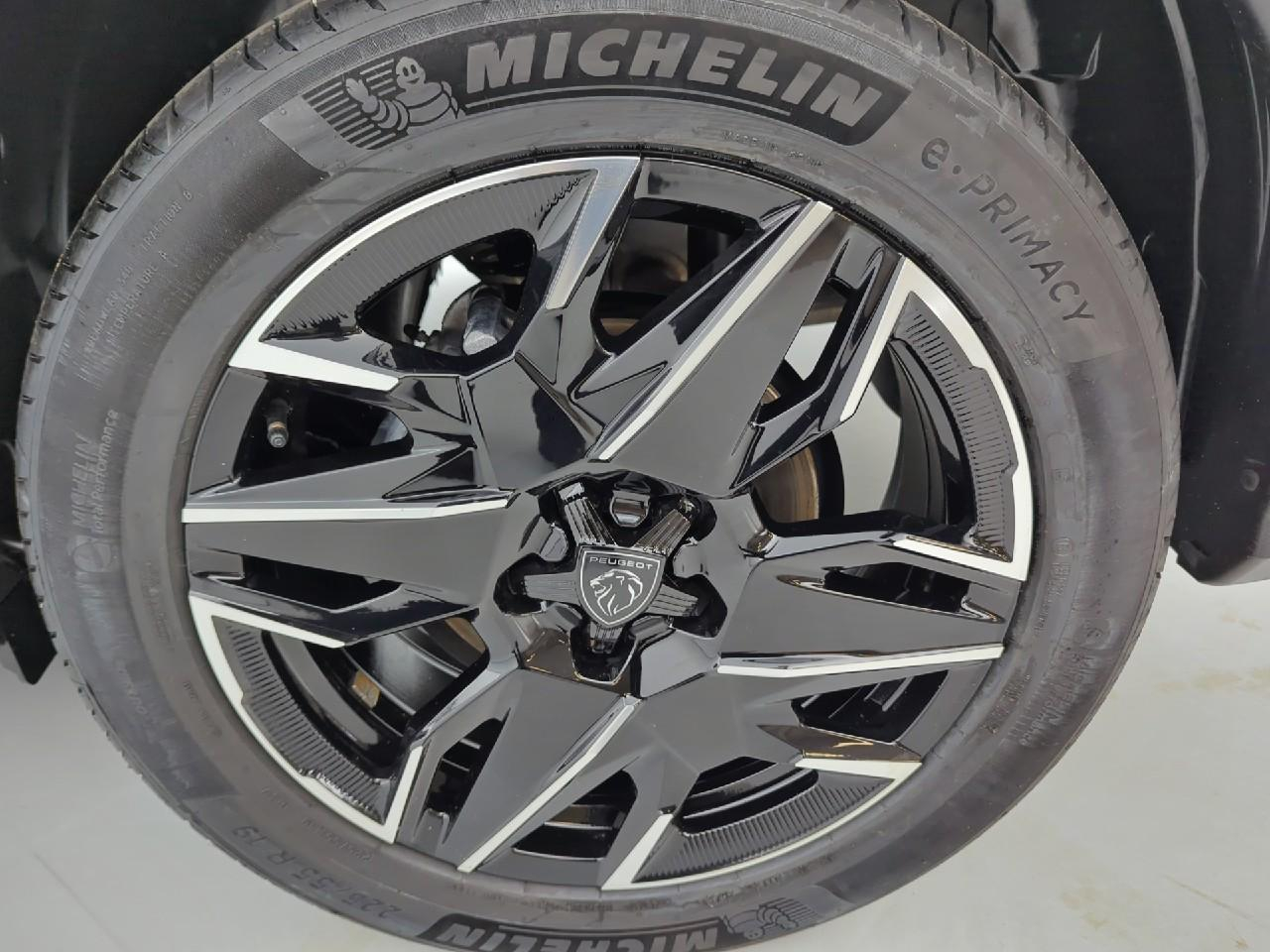 Peugeot 3008 hybrid 145 e-dcs6 allure — photo 17