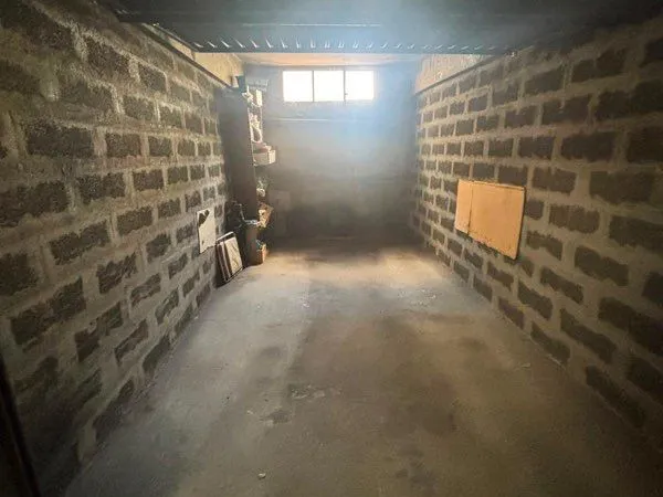 Garage dans résidence