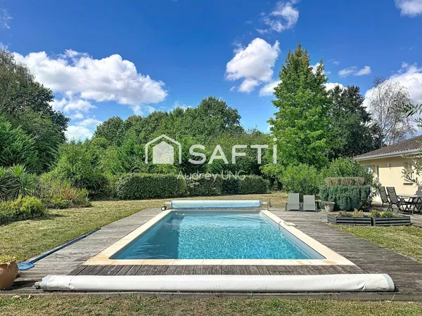 Maison traditionnelle avec piscine - Calme et environnement arboré