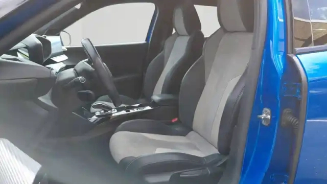 Peugeot 2008 moteur électrique 136 ch — photo 12