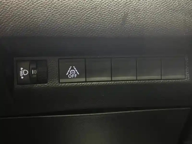 Peugeot 208 e- 136ch like — photo 8