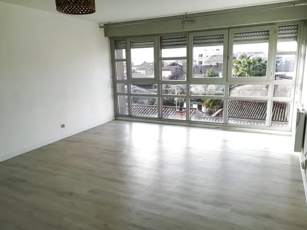Appartement T3 de 53,65 m2 avec parking - Quartier Bergonié
