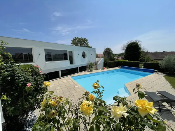Maison 9 pièces 244 m²