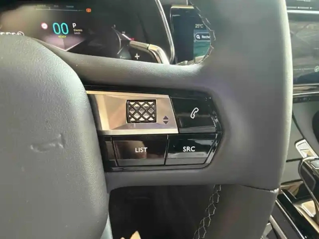 Ds Ds 7 1.6 plug-in hybrid 225ch etoile — photo 15