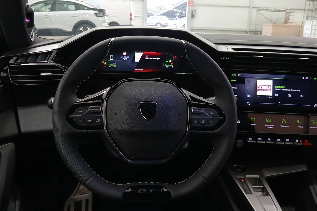 Peugeot 308 — photo 13