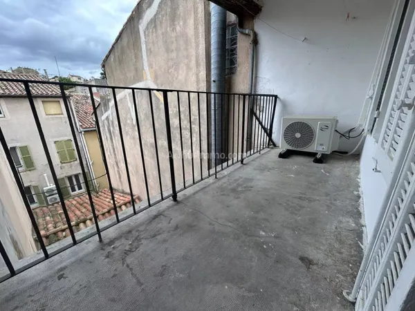 T2 + TERRASSE centre-ville