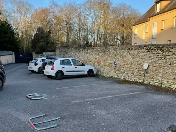 Parking securise houdan