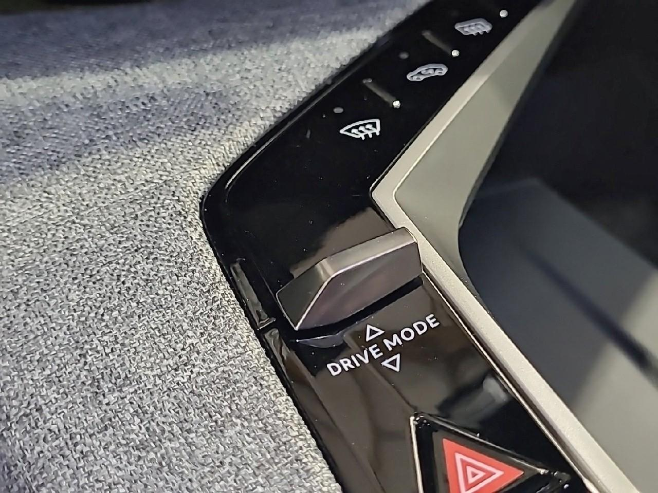 Peugeot 3008 hybrid 145 e-dcs6 gt — photo 26