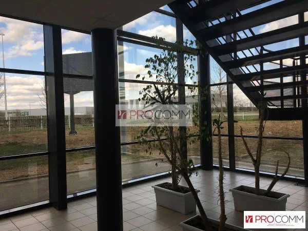 Bureau 325 m²