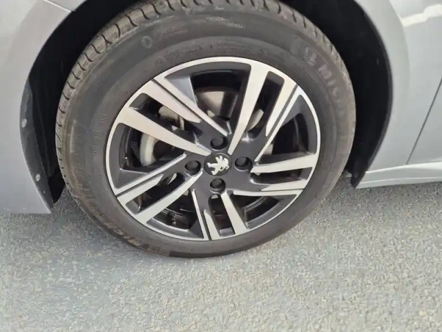 Peugeot 208 puretech 100 s&amp;s bvm6 — photo 26