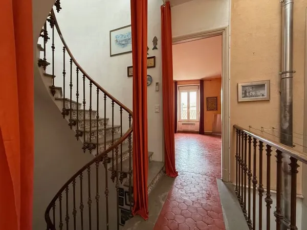 Demeure de caractère au coeur de Lézignan-Corbières avec patio privatif - 217 m² habitables