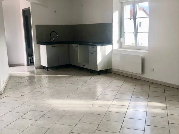 🏡 À louer - Bel appartement F4 en duplex refait à neuf - Remiremont - 65,60 m²