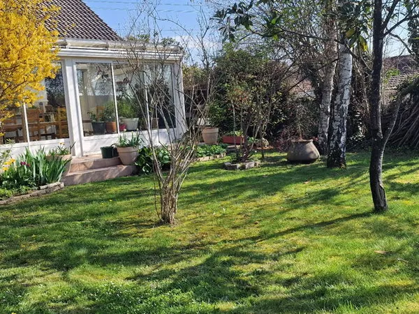 pavillon avec 2 dépendances sur 2152m de terrain