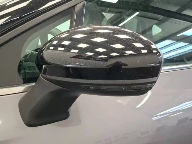 Renault Captur e-tech plug-in 160 — photo 37