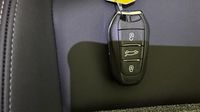 Peugeot 3008 1.2 Hybrid 145ch Allure e-DCS6 — photo 16