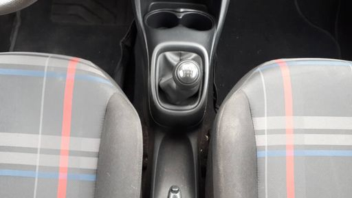 Peugeot 108 1.0 VTi 69 - Active – 2014 – 160316 km – Essence – Boîte Manuelle — photo 6