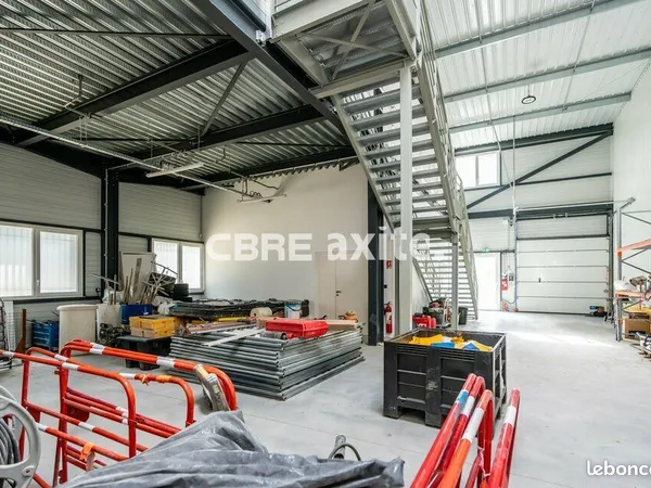 LOCAL D'ACTIVITE 305 m² MERY