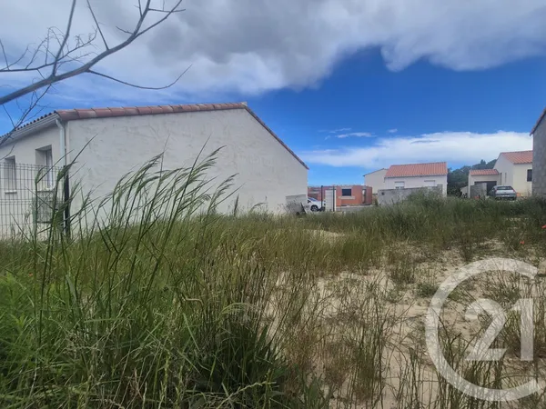 Terrain 210 m²