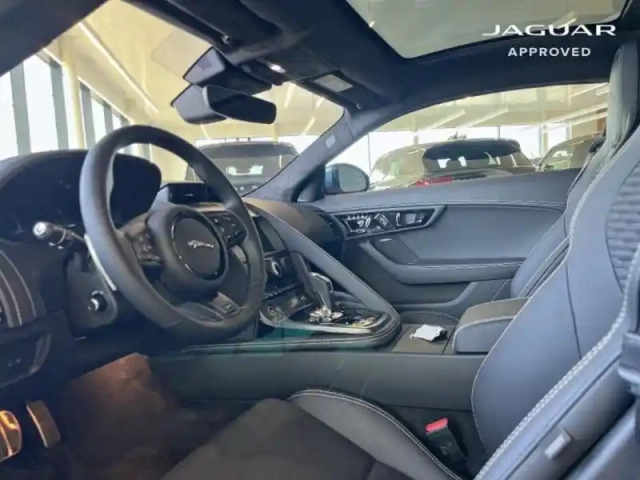 Jaguar F-Type coupe 5.0 v8 suralimenté 575ch r75 awd bva8 — photo 2