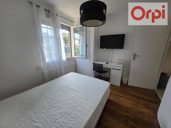 Maison 2 pièces 239 m²